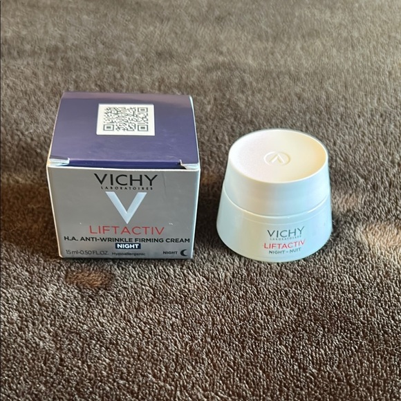New in Box Vichy Liftactiv H.A. Anti-Wrinkle Firming Cream - Night, 15 ml - Picture 1 of 7